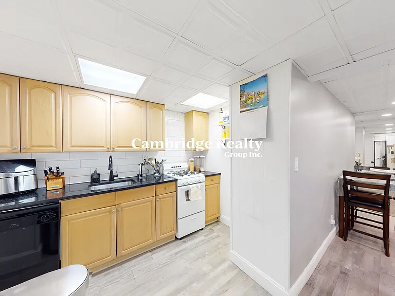 15 Glenville Ave #T5 — Photo 1