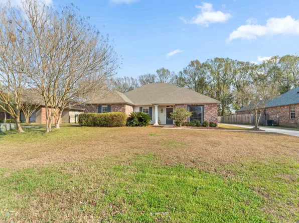 6243 Riverine Dr, Baton Rouge, LA 70820