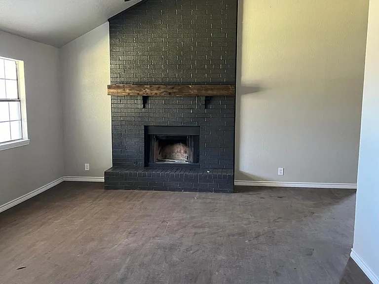 214 S Florence St — Photo 13