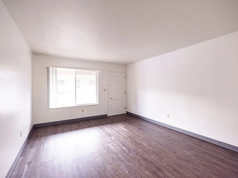 The Cardinal Apartments — Photo 20