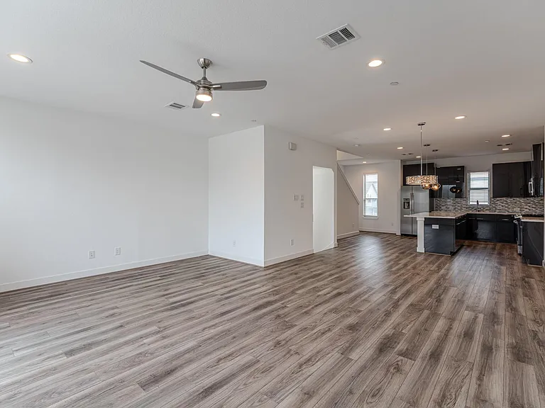 18736 B Centro Main St — Photo 12