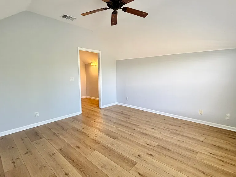 6048 Garrett St — Photo 63