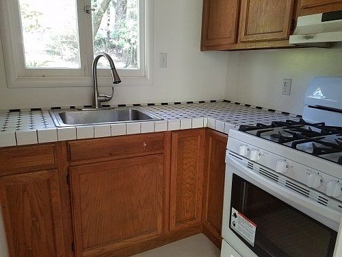 4th image of 515 Throckmorton Ave
