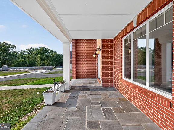 4th image of 13828 Travilah Rd