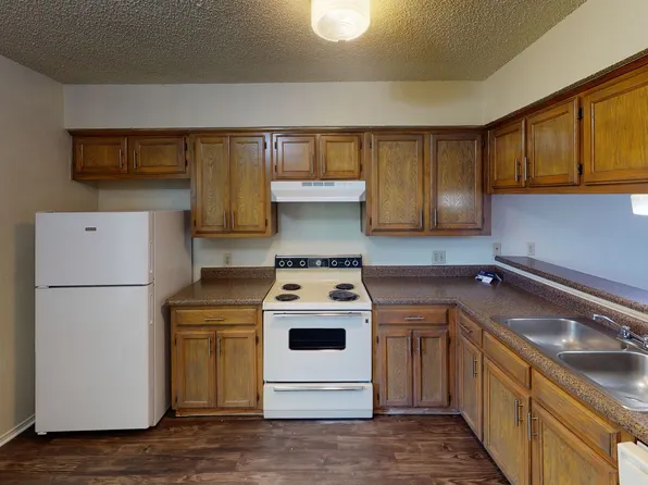 Prairie Oaks Apartments