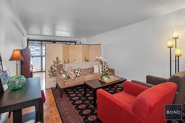 Sold by Bond New York | media 12