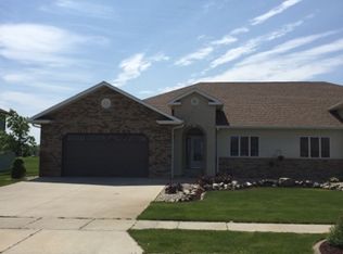 2105 Quiett Ln, Mitchell, SD 57301