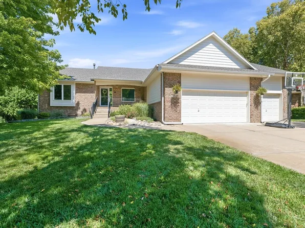 4845 N Steeds Crossing Cir, Wichita, KS 67219