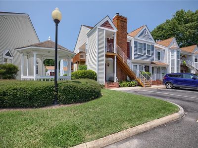 439 Lester Rd APT 10, Newport News, VA, 23601