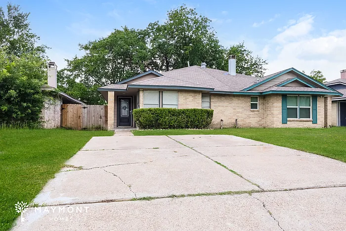 22403 Tree House Ln — Photo 1