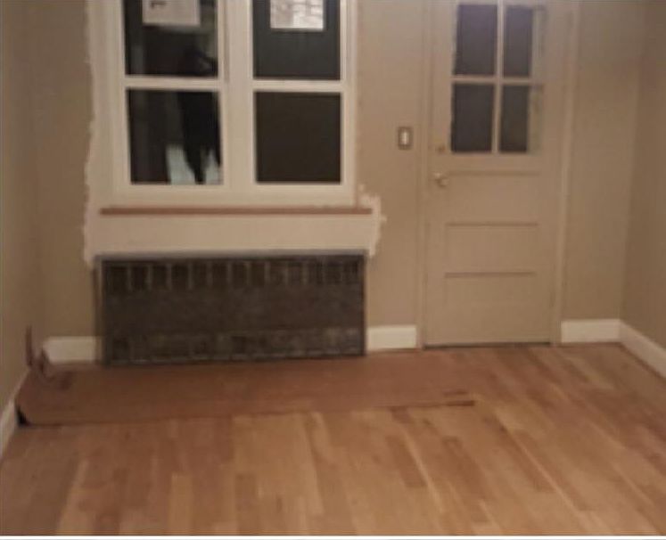 2nd image of 52 Lake St