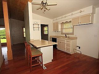 5th image of 522 Laurel Dr
