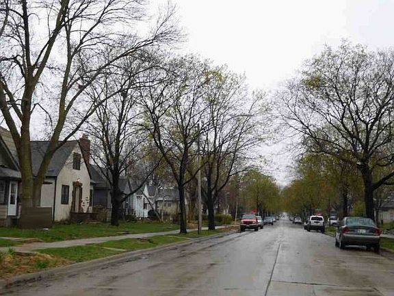 4th image of 4330 Sheridan Ave N