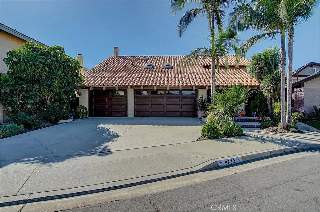 4 bed, 2422 sqft, $6,500 — Photo 1