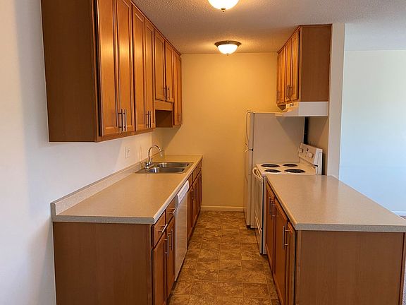 2nd image of 2600 Bryant Ave S APT 302