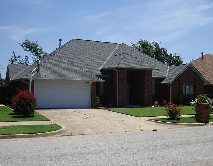3 bed, 2640 sqft, $1,900 — Photo 2