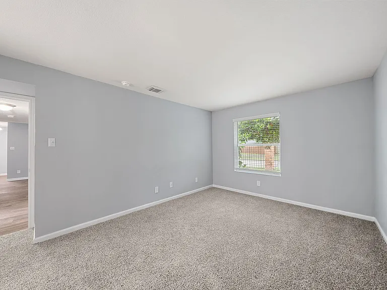 Aven West — Photo 21