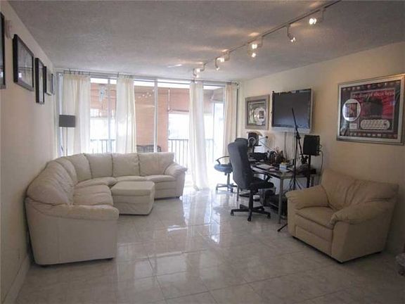 5th image of 3475 N Country Club Dr APT 414