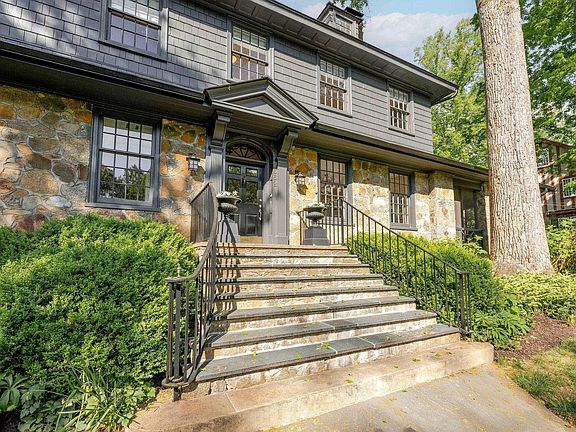 4th image of 2662 Jefferson Park Cir