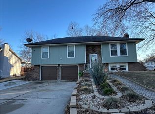 17001 E 2nd St S, Independence, MO 64056