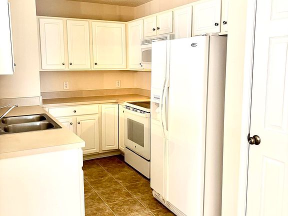4th image of 3489-2B Forestdale Dr