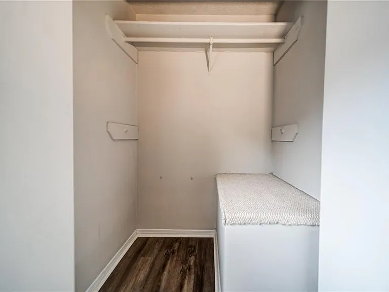 37 Country Place Ct — Photo 13