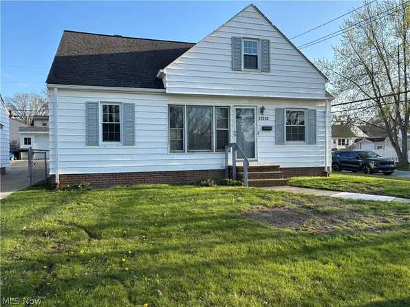 13500 Oakview Blvd, Garfield Heights, OH 44125