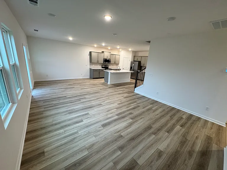 484 Jet Stream Dr — Photo 4