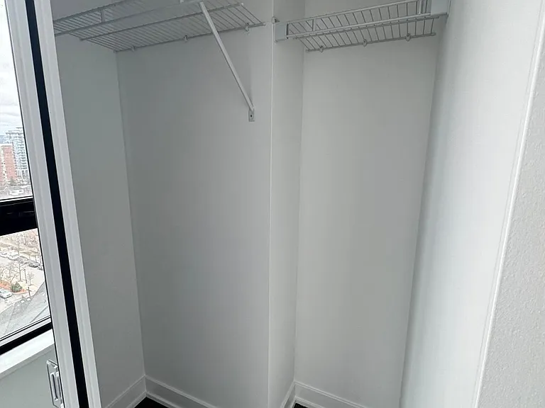 2075 Lakeshore Rd #1302 — Photo 21