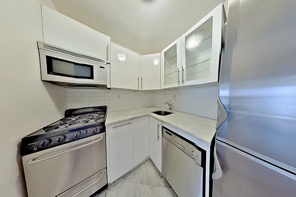 Rented by REAL New York | media 10