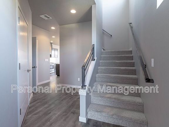3rd image of 12201 NE 115th St