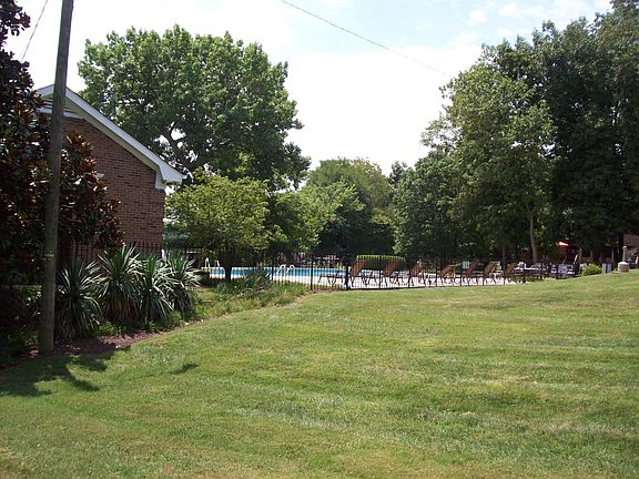 4th image of 329 Harbor Village Dr
