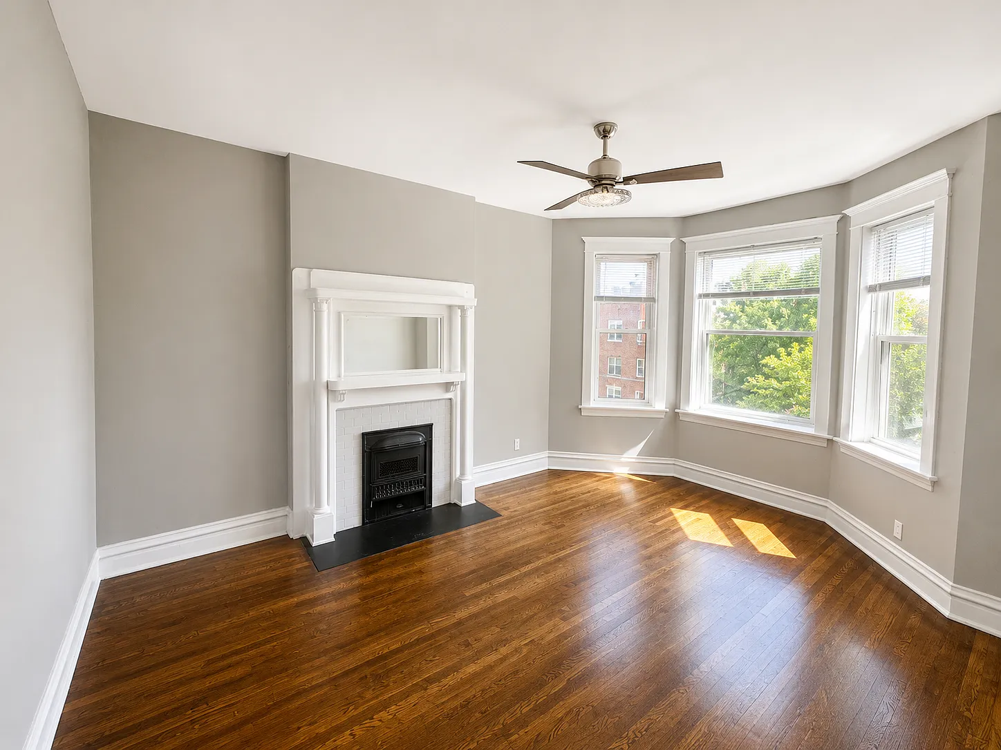 6112 South Ingleside Avenue, Unit 3N — Photo 3