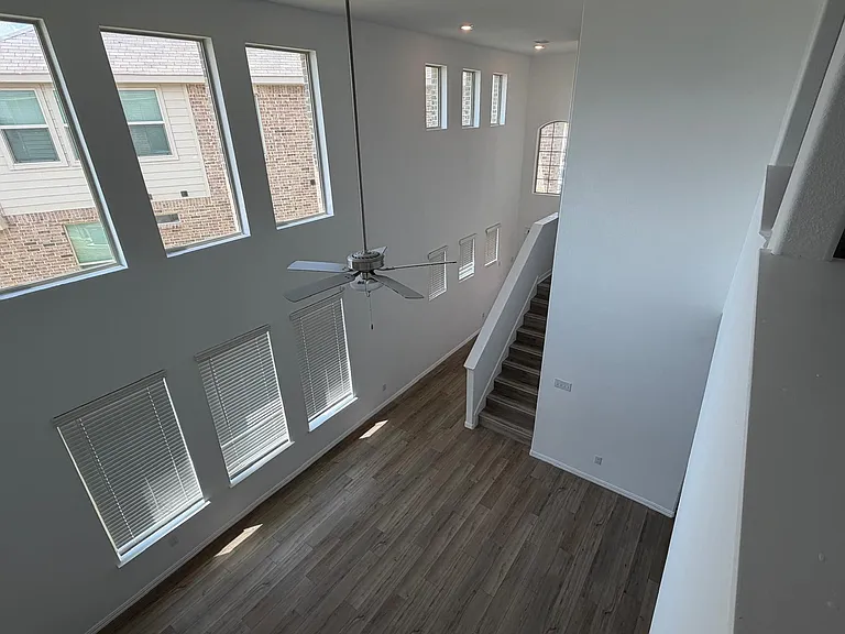 2517 Maplehurst Dr — Photo 35