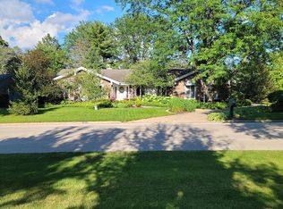 2011 Shaw Woods Dr, Rockford, IL 61107