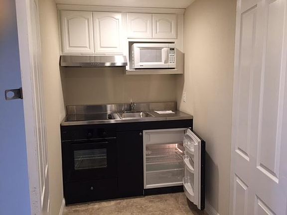 5th image of 1127 Tamalpais Pl