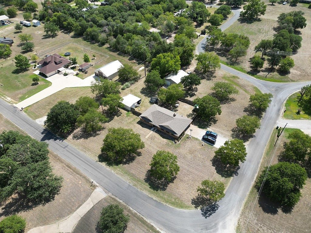 1141 Diana Ln, Stephenville, TX 76401 | Zillow