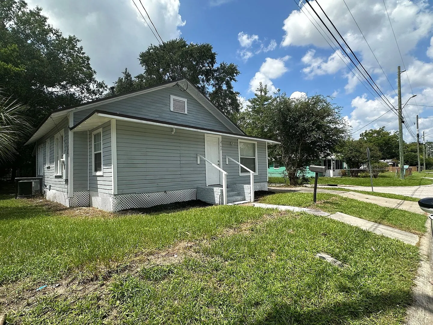 Renovated 3 bed 2 bath! — Photo 3