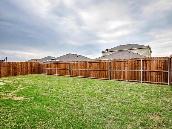 5th image of 1612 Megan Creek Dr