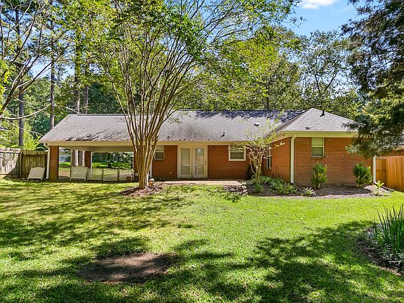 2nd image of 131 Harbor Rd