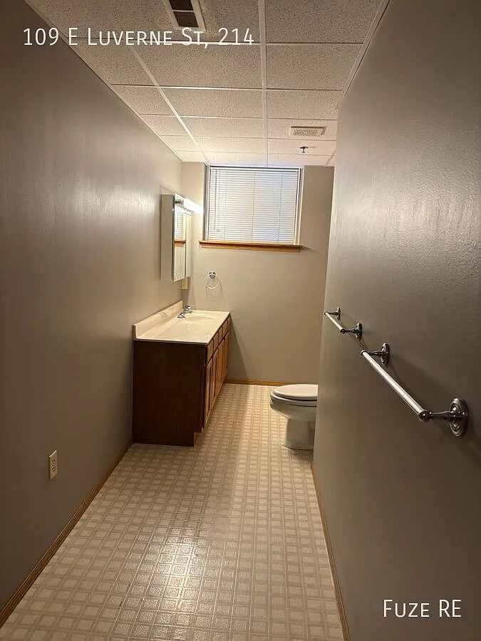 * $500 Off First Months Rent! * 2-Bedroom 1-Bathroom Apartment Available Now at City Centre Apart... — Photo 3