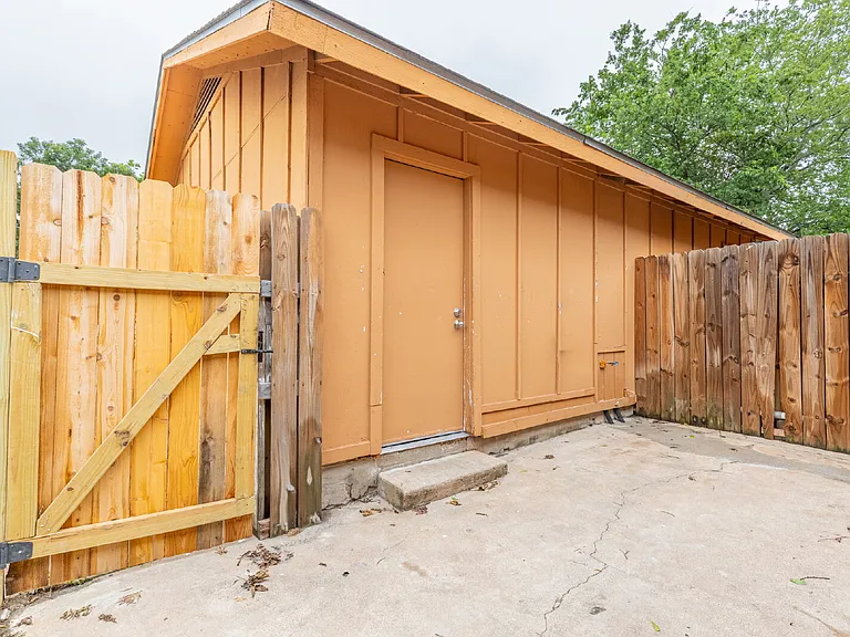323 W William Cannon Dr #A — Photo 30