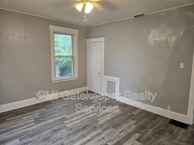 5402 Rolston Ave — Photo 12