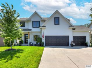 5604 S 165th St, Omaha, NE 68135