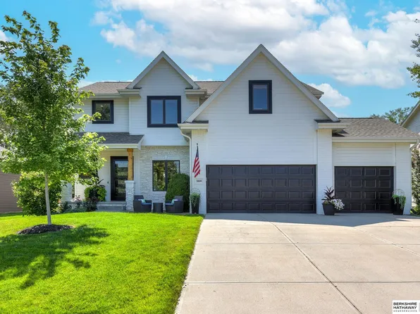 5604 S 165th St, Omaha, NE 68135