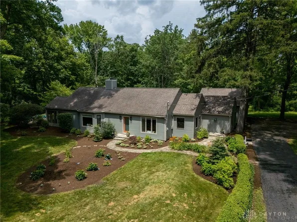 185 Manor Ln, Dayton, OH 45429