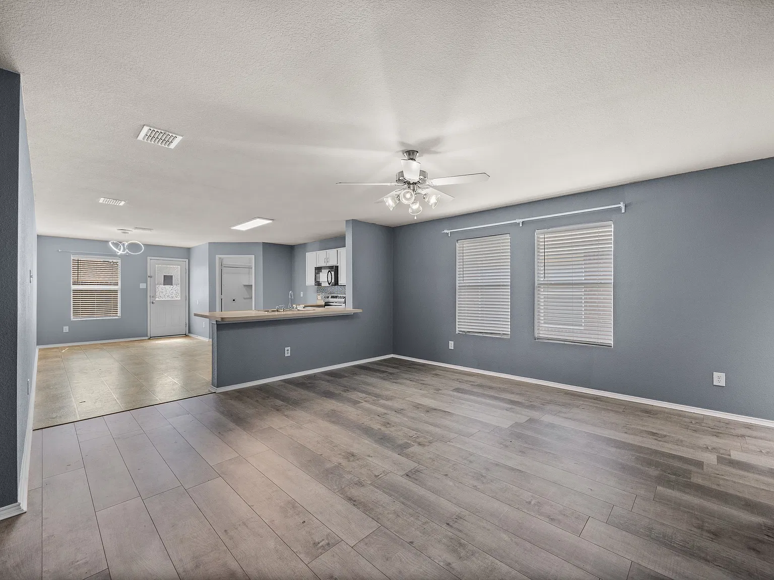 3 bed, 1612 sqft, $1,900 — Photo 3