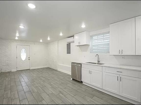 4th image of 1931 1/2 Painters St