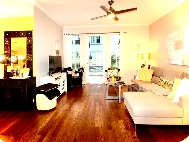 533 NE 3rd Ave #121 — Photo 7