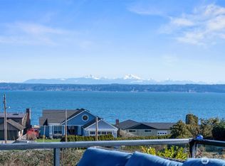 1433 Country Club Dr, Camano Island, WA